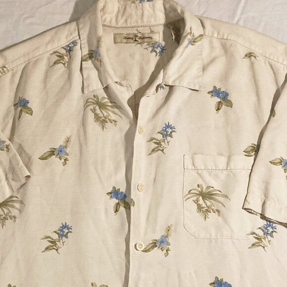 Tommy Bahama 100% Silk Short Sleeve Shirt – White with Blue & Green Pattern - Picture 1 of 9